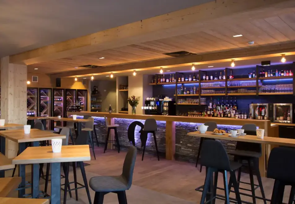 Avancher, Val d'Isere (self catered apartments & hotel) - Bar