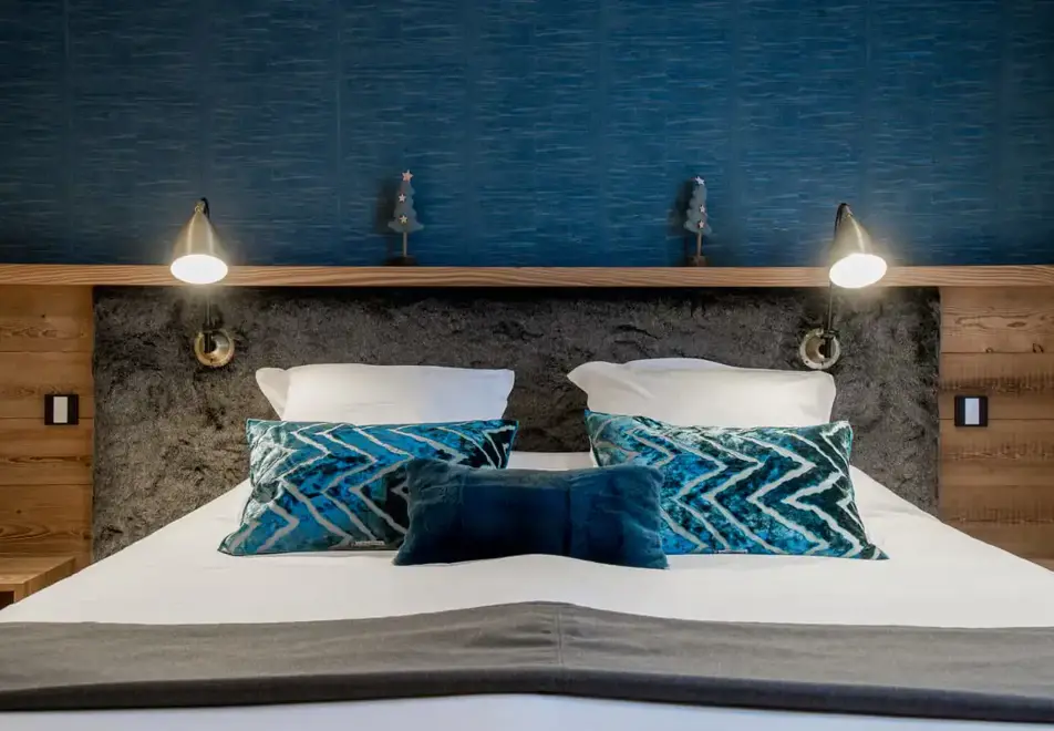 Chalet Bossonnet, La Clusaz (self catered chalet) - Double bedroom