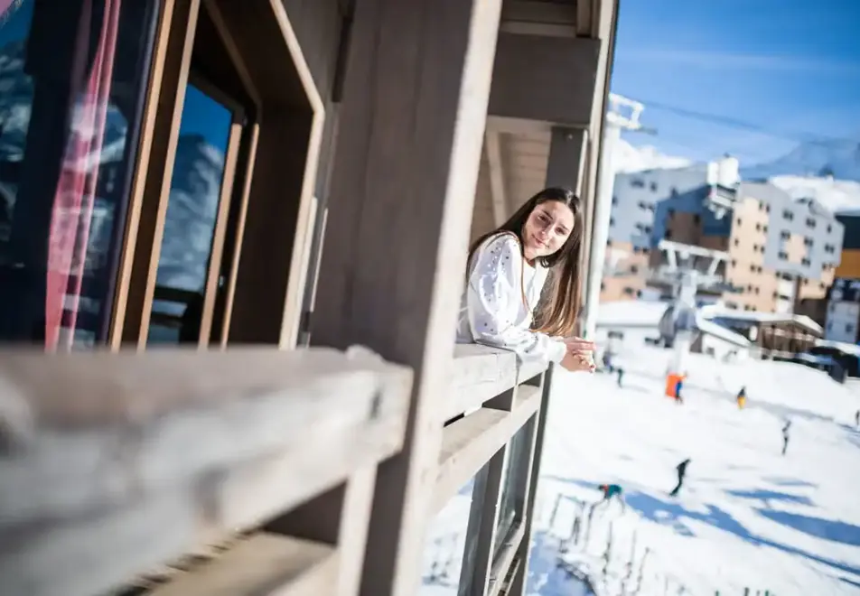 Le Hameau du Kashmir, Val Thorens (self catered hotel & apartments) - Balcony views