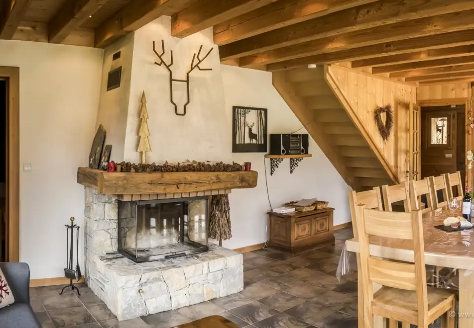 Chalet Arnica, Samoens (self catered chalet) - Living area & dining area