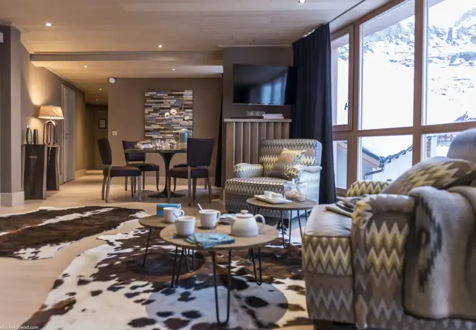 Le Taos, Tignes le Lac (self catered apartments & hotel) - Typical apartment style (©Studio Bergoend)