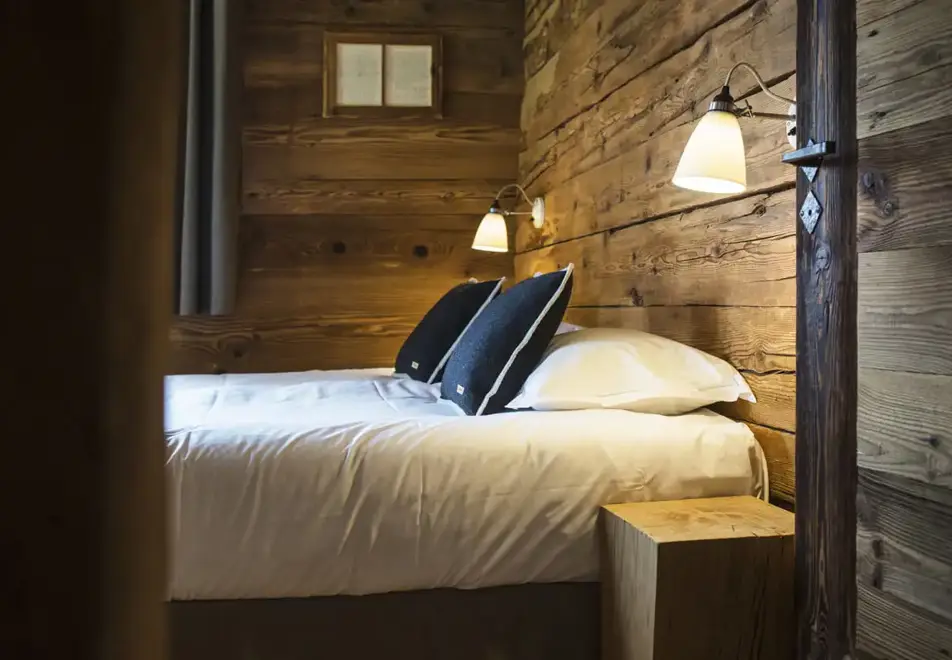 Chalet La Douceur - Chez Germain, La Clusaz (self catered chalet) - Double bedroom (©Matthieu Cellard)