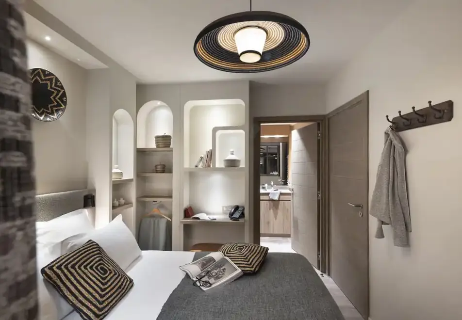 Ynycio, Tignes Val Claret (self catered apartments) - Typical Alcove apartment for 4/6 style (©Studio Bergeond)