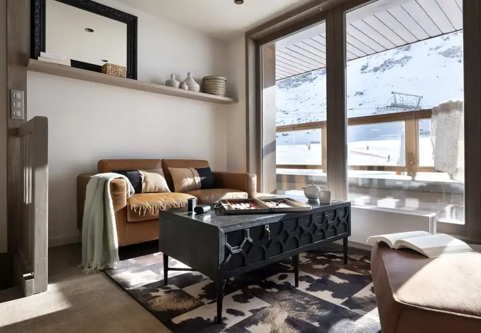 Ynycio, Tignes Val Claret (self catered apartments) - Typical Plus apartment for 6 style (©Studio Bergeond)