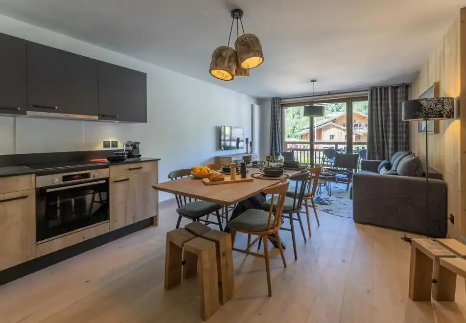 Cristal Lodge, Serre Chevalier (self catered apartments) - Typical apartment style