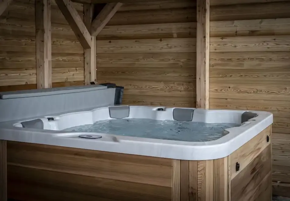 Chalet Cocoon, Plagne 1800 (self catered chalets) - Hot tub