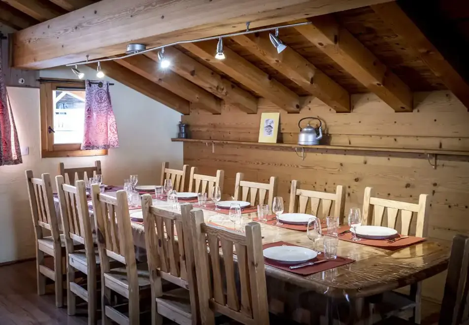 Chalet Mont Blanc, Plagne 1800 (self catered chalets) - Dining area