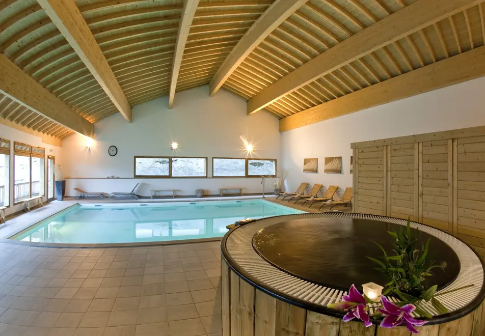 Orelle 3 Vallees, Orelle (self catered apartments) - Indoor pool