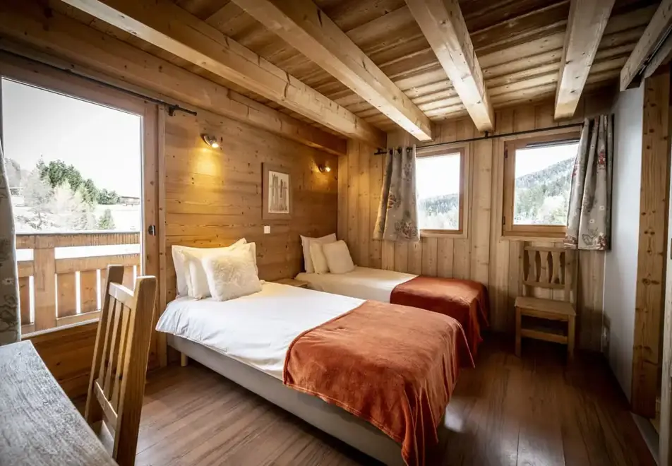 Chalet Mont Blanc, Plagne 1800 (self catered chalets) - Twin bedroom