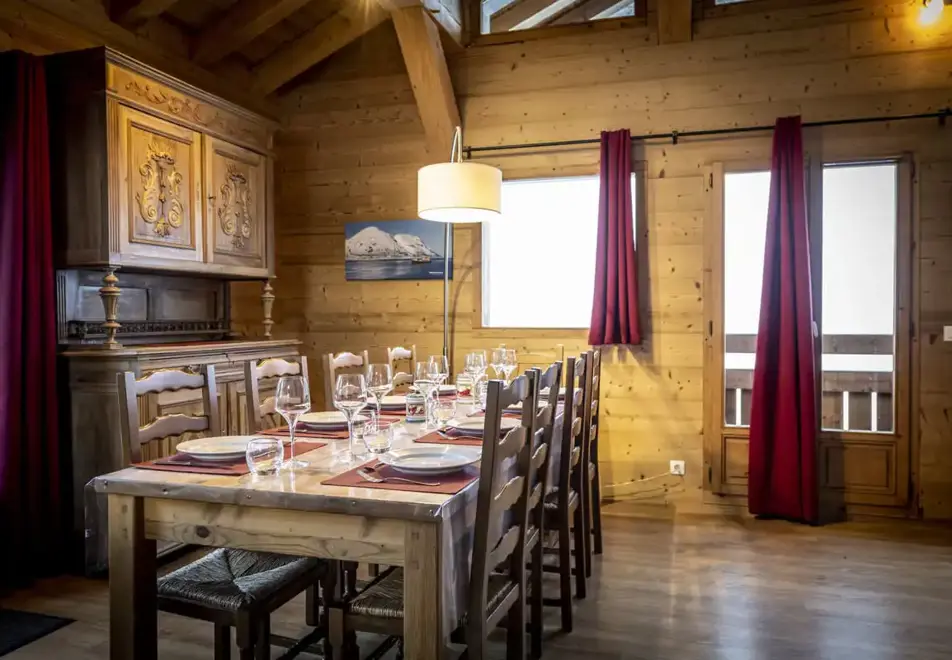 Chalet Pierre 1, Plagne 1800 (self catered chalet) - Dining area