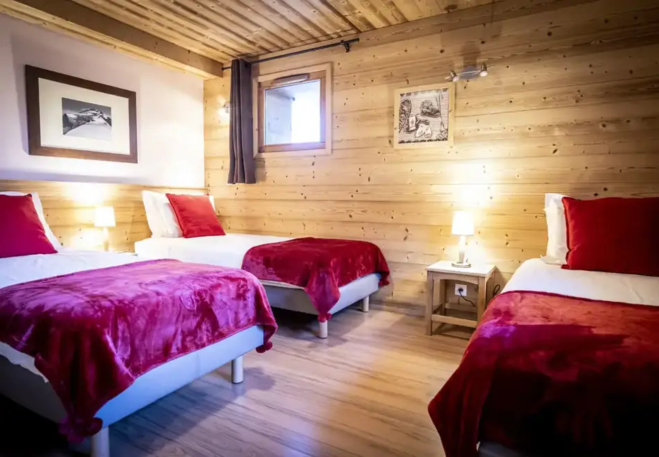 Chalet Pierre 2, Plagne 1800 (self catered chalet) - Triple room