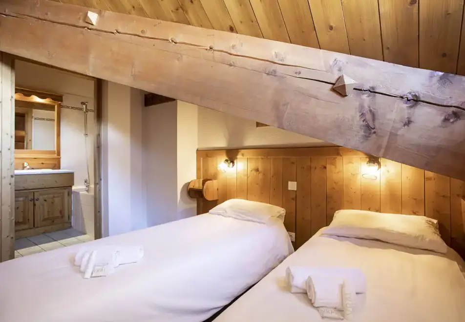Hermine, Val Thorens (self catered apartments) - Typical 4 bed apartment style