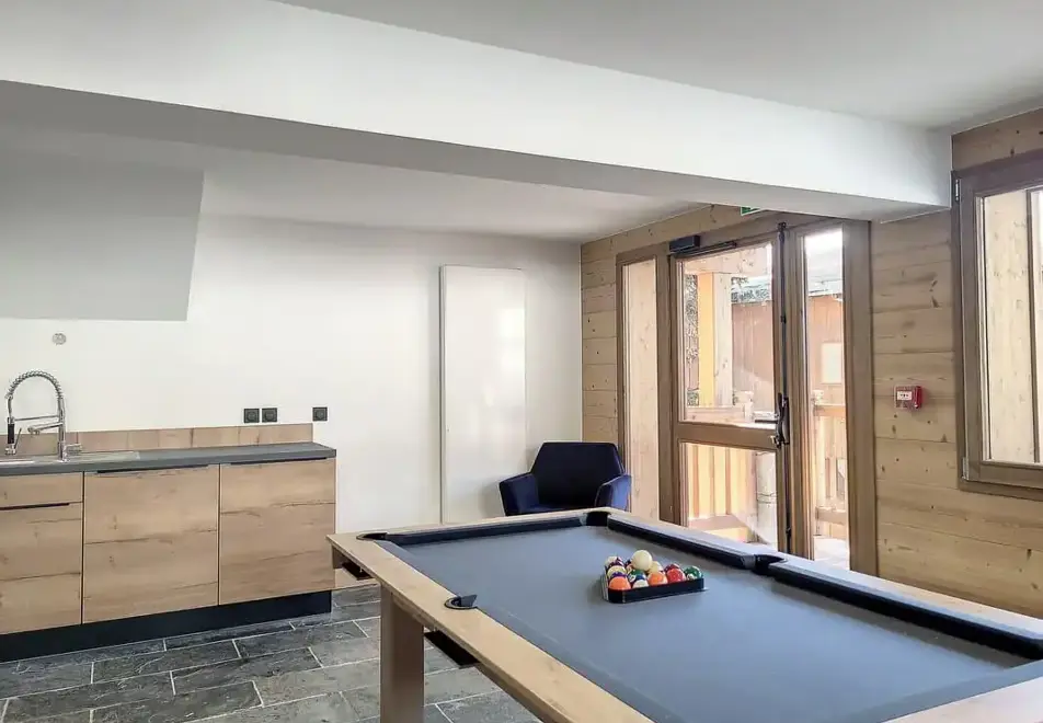 Diamant des Cimes, La Rosiere (self catered apartments) - Pool table