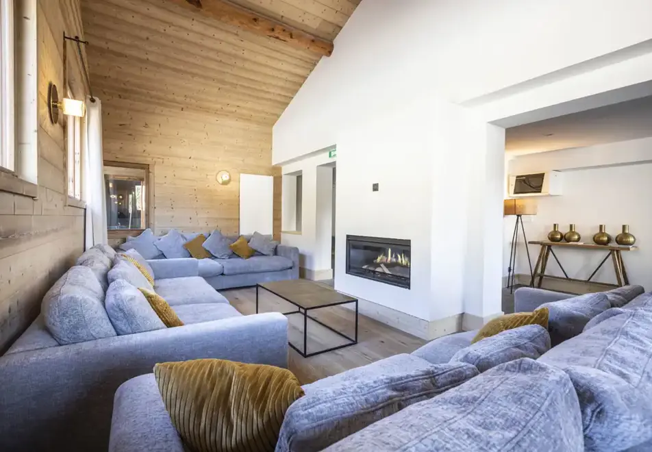 Diamant des Cimes, La Rosiere (self catered apartments) - Reception lounge