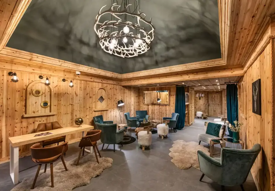 Village Montana, Val Thorens (self catered apartments) - Lounge area in Valbel building