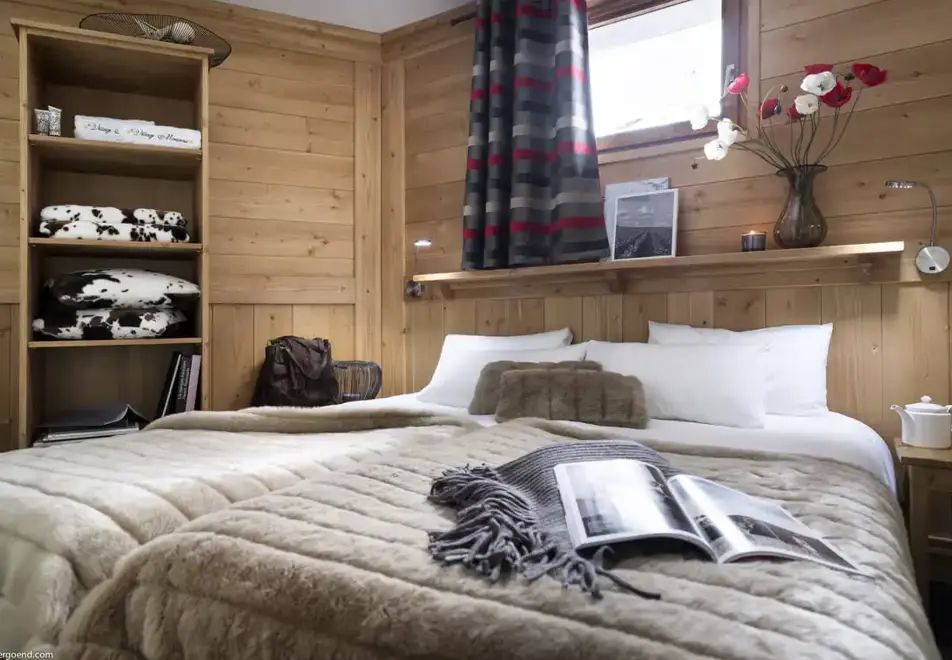 Village Montana, Val Thorens (self catered apartments) - Typical 3 bed Premier apartment style