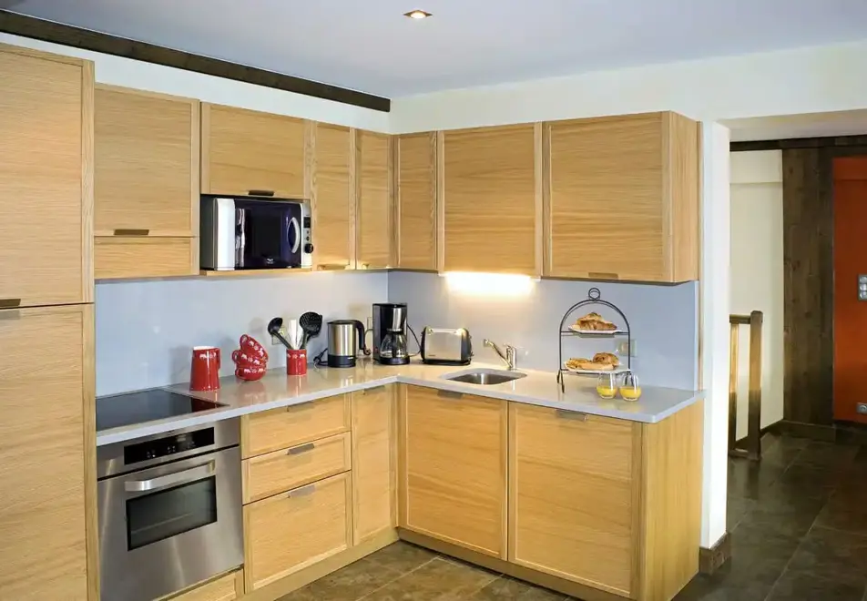 Village Montana, Val Thorens (self catered apartments) - Typical 4 bed duplex apartment style