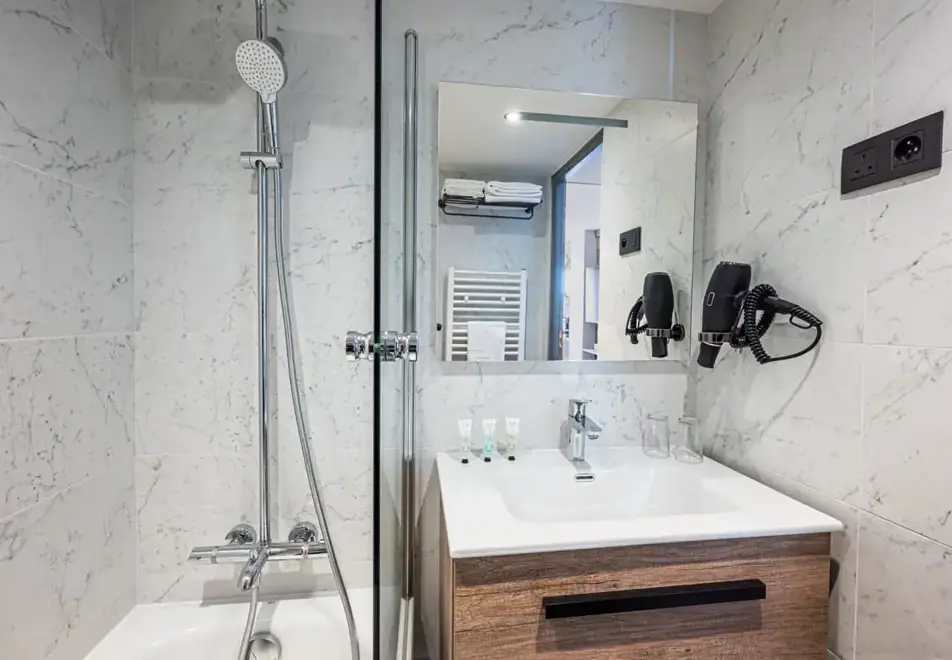 Le Levanna, Tignes le Lac (hotel) - Typical Privilege room style