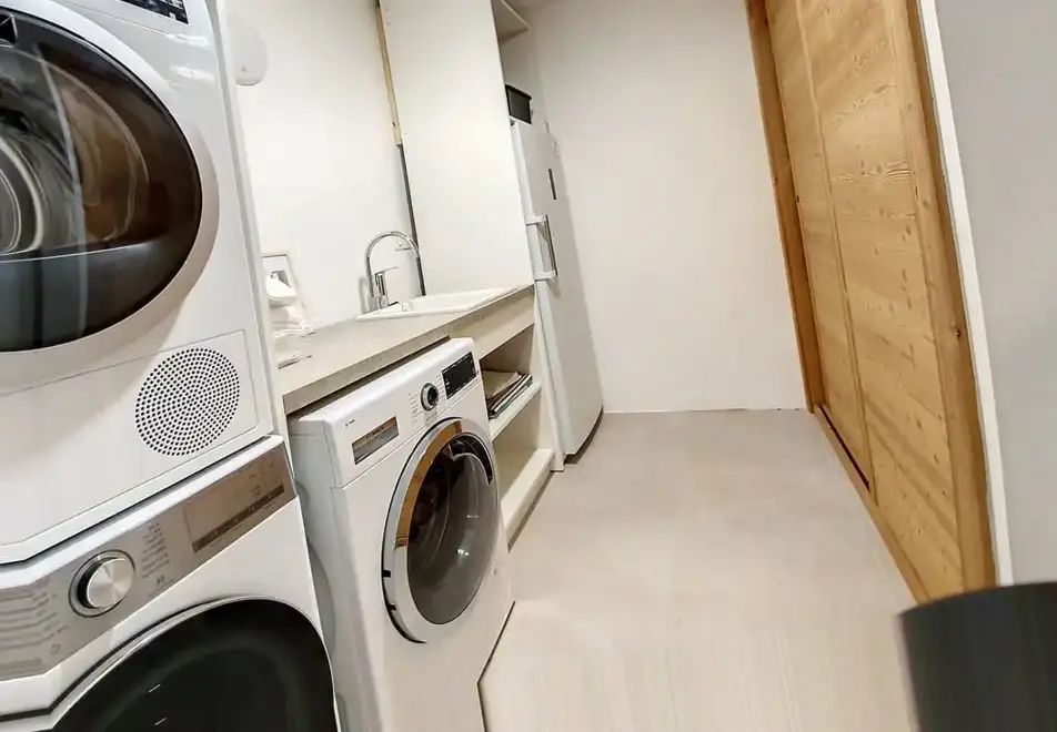 Chalet Edelweiss, Le Bettex (self catered chalet) - Laundry room