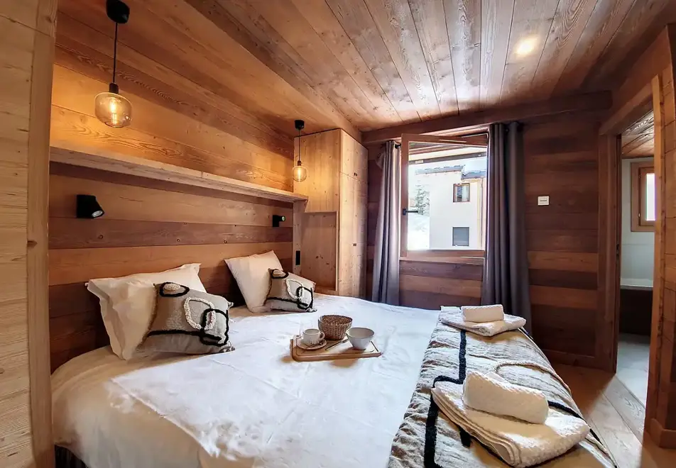 Chalet Edelweiss, Le Bettex (self catered chalet) - Double bedroom