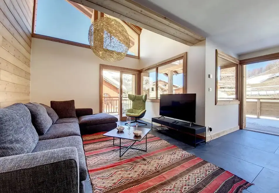 Chalet Rocher, Le Bettex (self catered chalet) - Open plan living and dining area