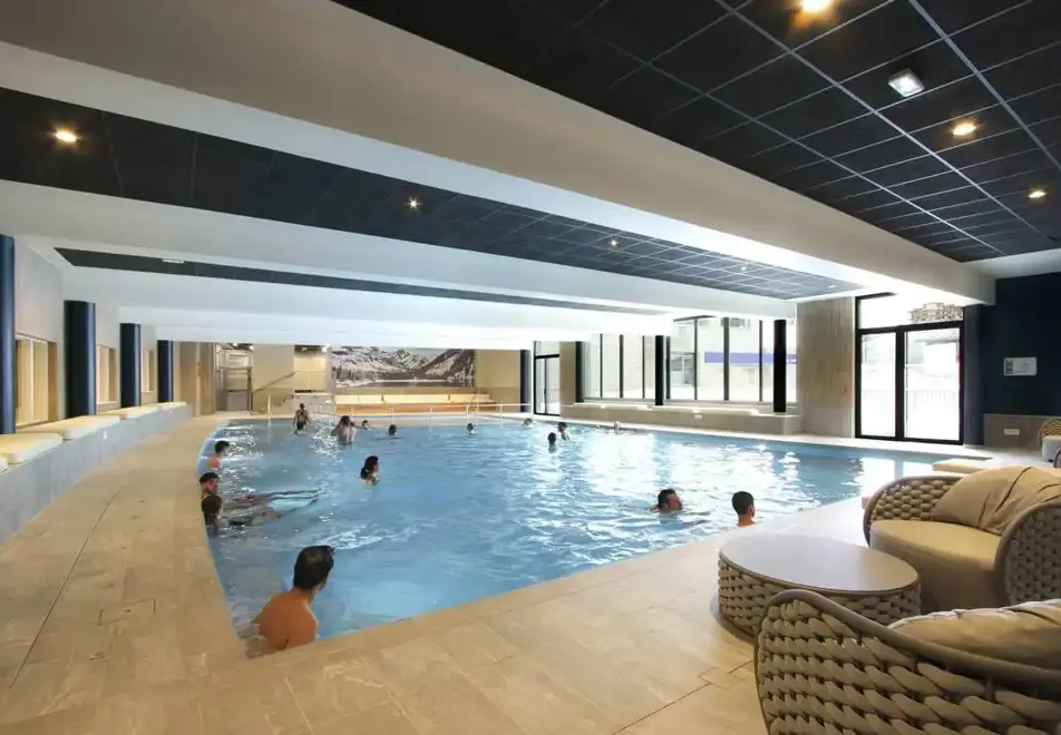 Eclose, Alpe d'Huez (self catered apartments) - Indoor pool