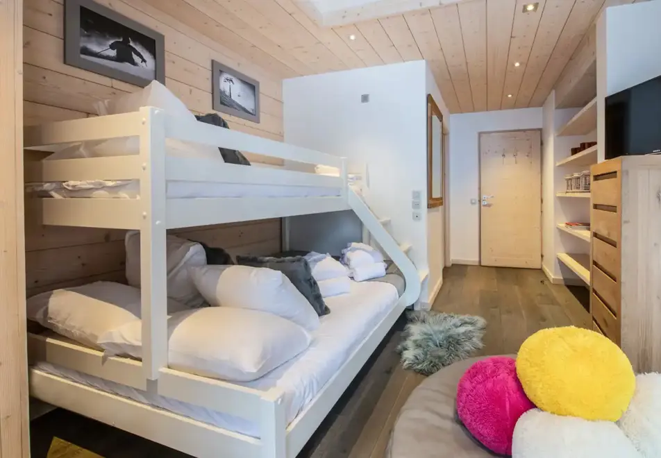 Whistler Lodge, Courchevel (self catered apartment) - Apartment B13