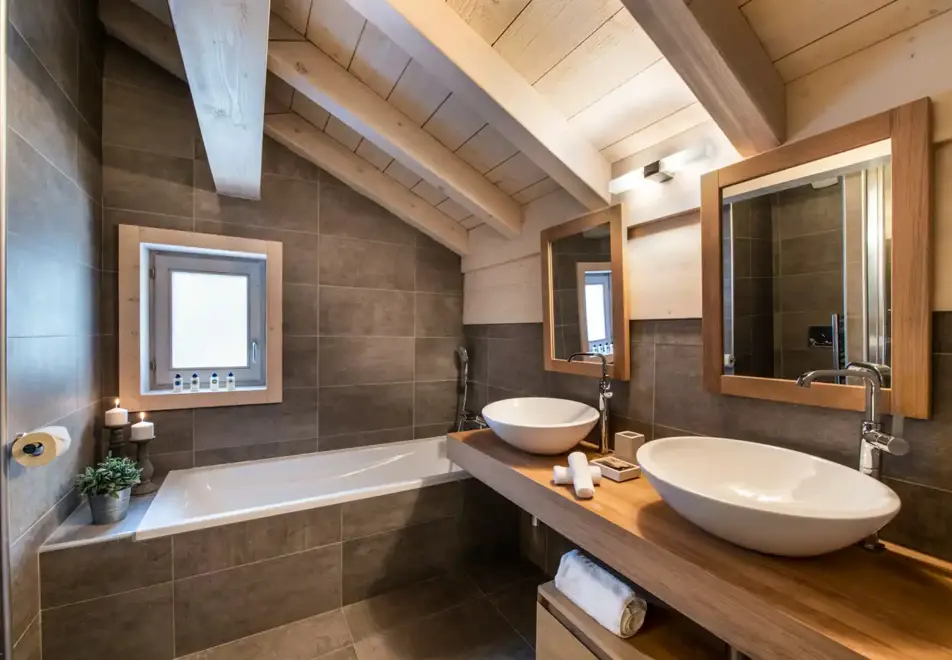 Whistler Lodge, Courchevel (self catered apartment) - Apartment B13