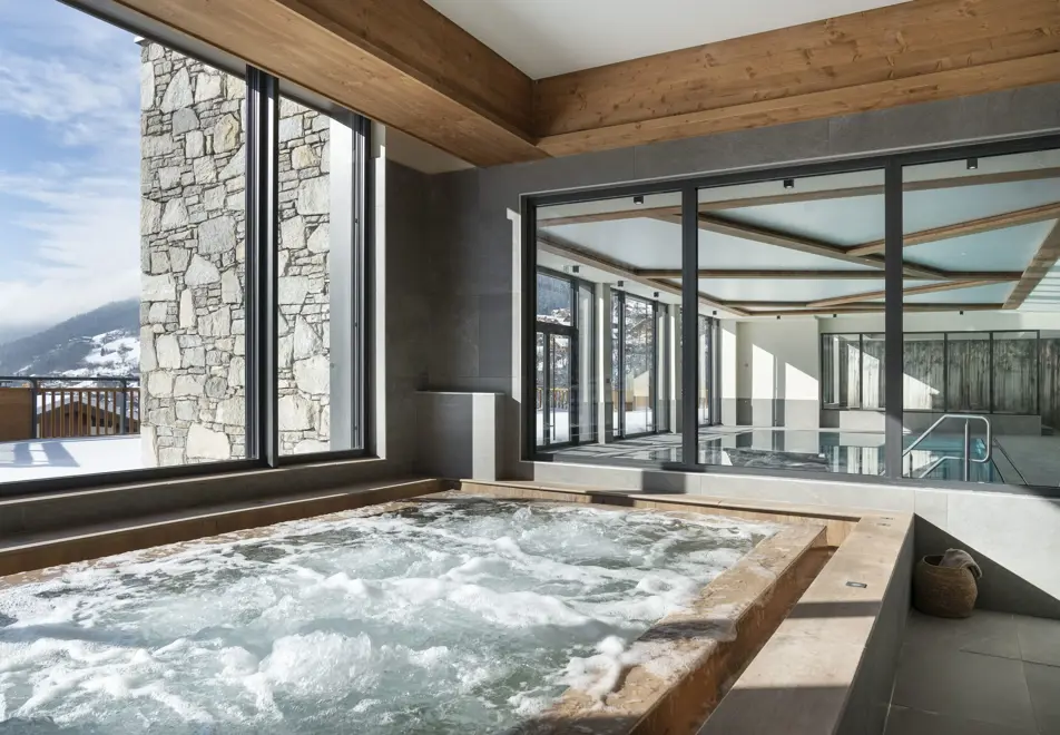 Chalets de Joy, Grand Bornand (self catered apartments) - Hot tub