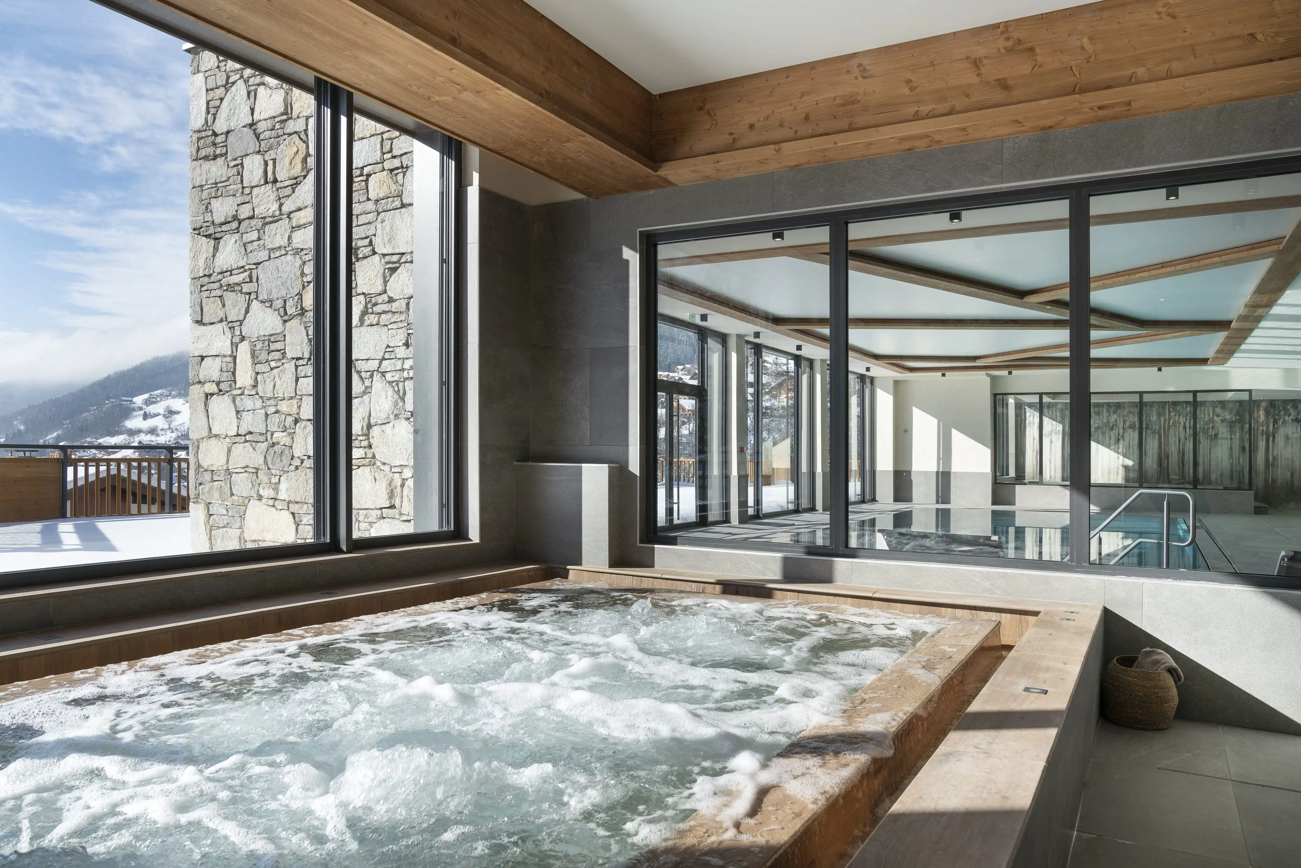 Chalets de Joy, Grand Bornand (self catered apartments) - Hot tub