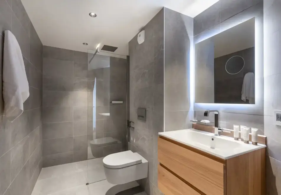 Alaska Lodge, Val d'Isere (self catered apartments) - Apartment 2