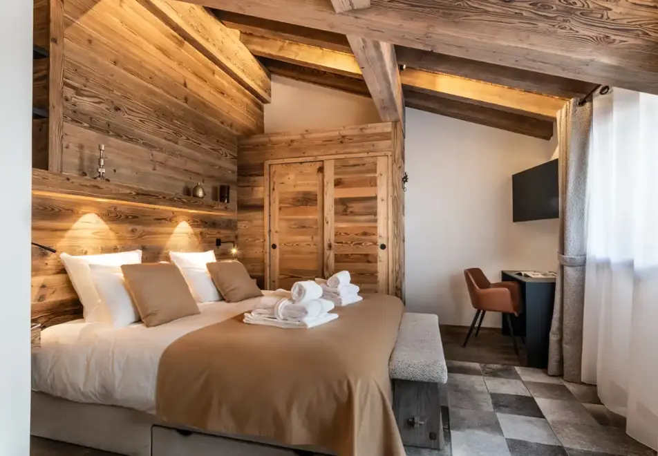 Alaska Lodge, Val d'Isere (self catered apartments) - Apartment 6