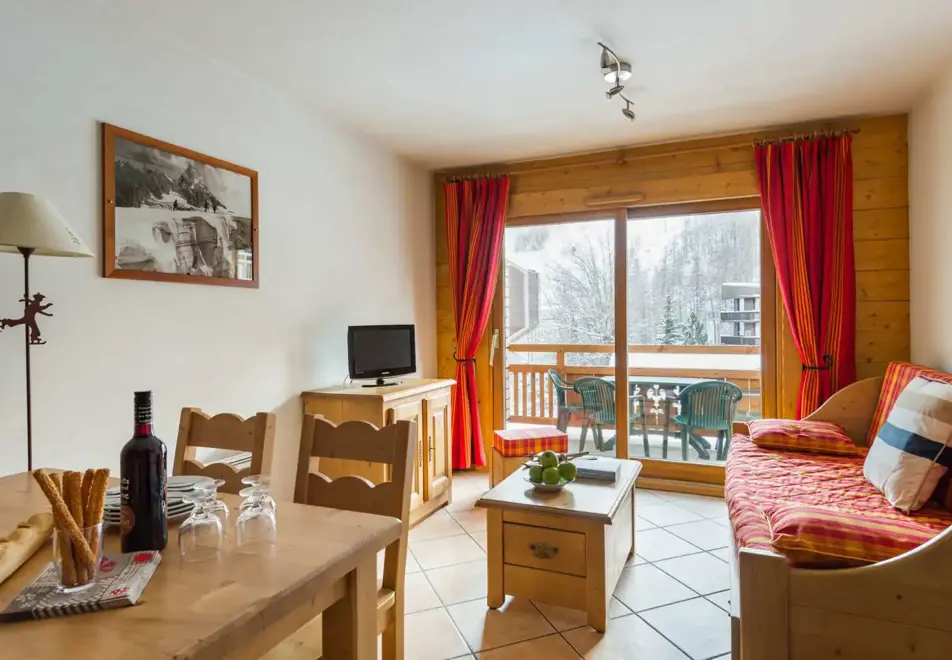 Le Hameau du Rocher Blanc, Serre Chevalier Chantemerle (self catered apartments) - Typical apartment style