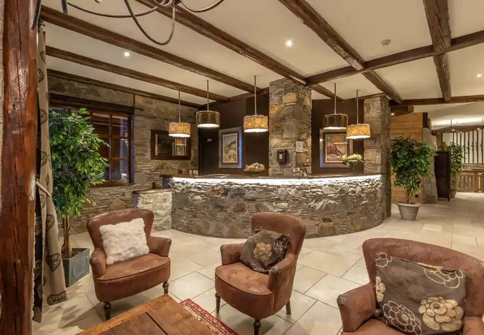 Chalet Val 2400, Val Thorens (self catered apartments) - Reception