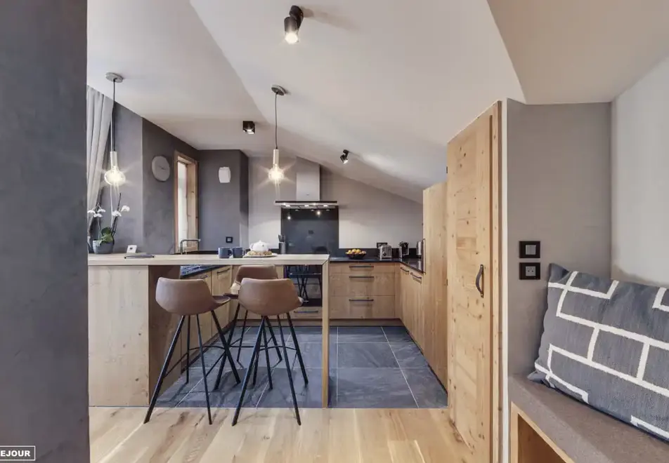 Avancher, Val d'Isere (self catered apartments & hotel) - Apartment Alix with fireplace