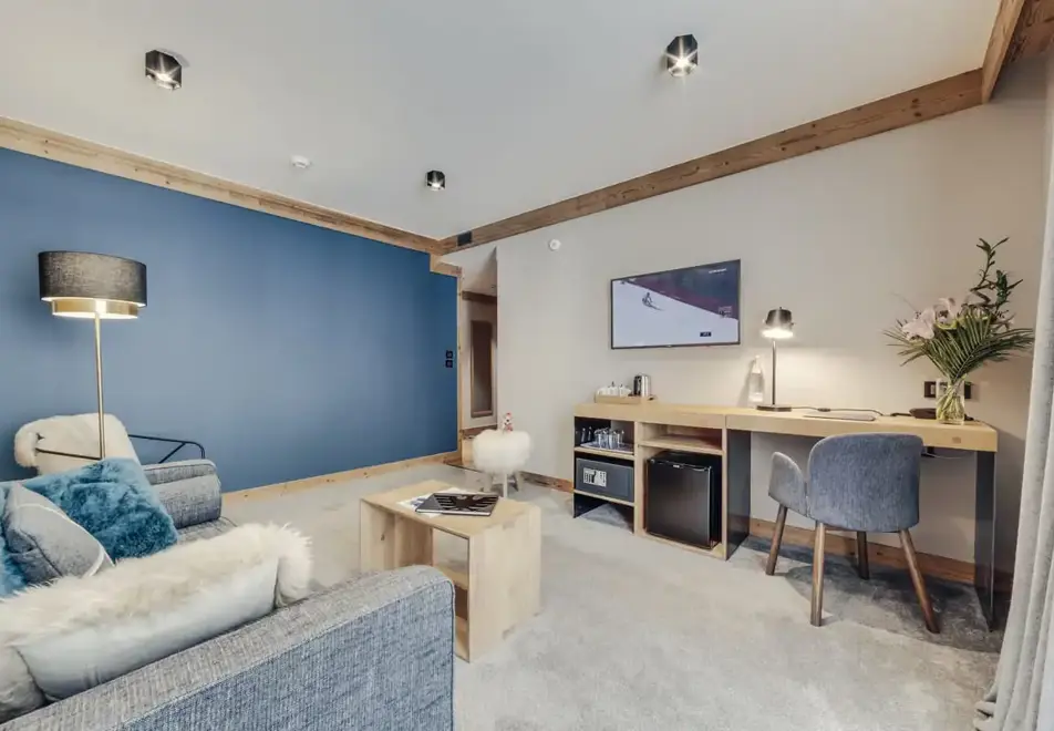 Avancher, Val d'Isere (self catered apartments & hotel) - Typical junior suite style in hotel