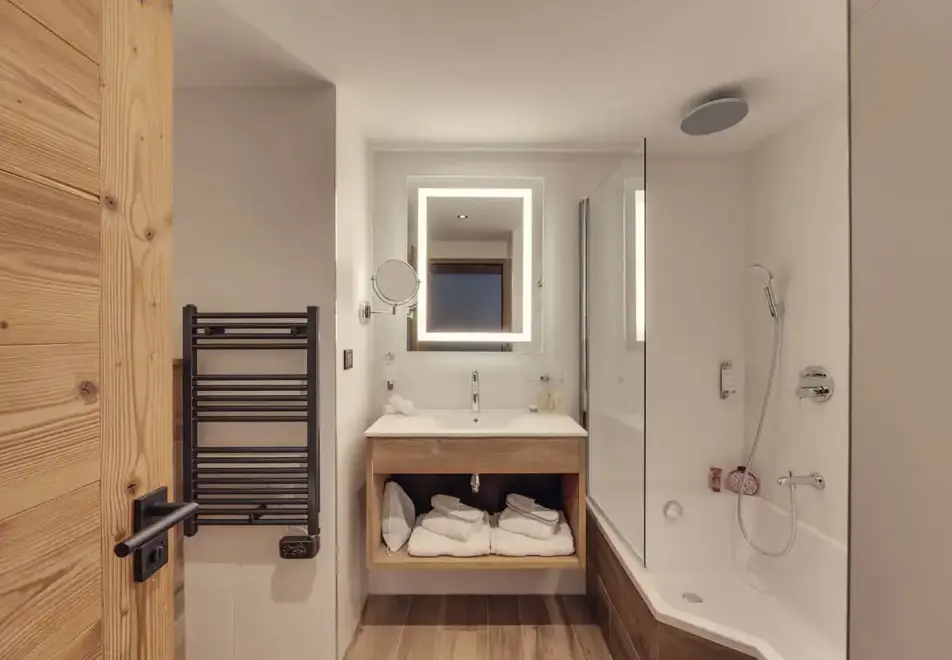 Avancher, Val d'Isere (self catered apartments & hotel) - Typical family room style in hotel