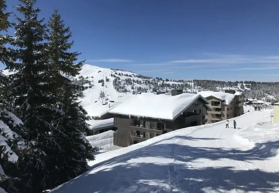 Chalet des Cimes, Les Saisies (self catered apartments)