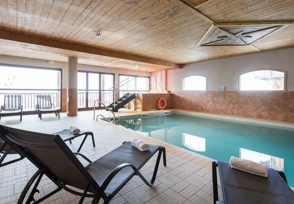 Hermine, Val Thorens (self catered apartments) - Indoor heated pool