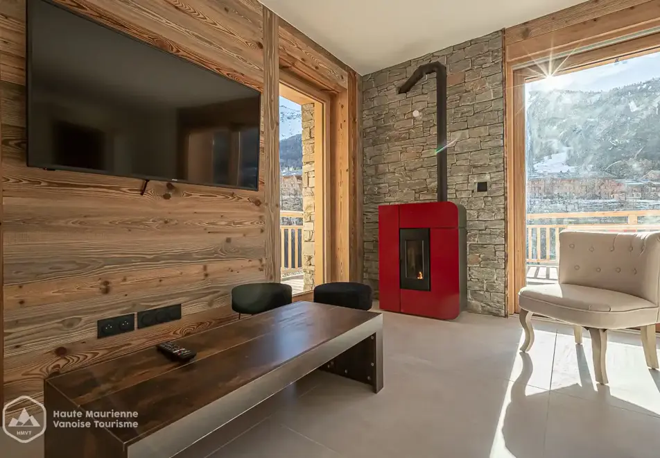 Chalet Turra, Val Cenis (self catered chalet) - Open plan kitchen and living area