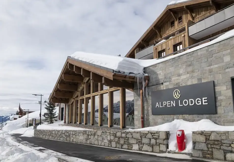 Alpen Lodge, La Rosiere (self catered apartments & hotel)