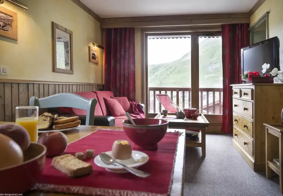 Village Montana, Tignes le Lac (self catered apartments) - Typical 4 person apartment style