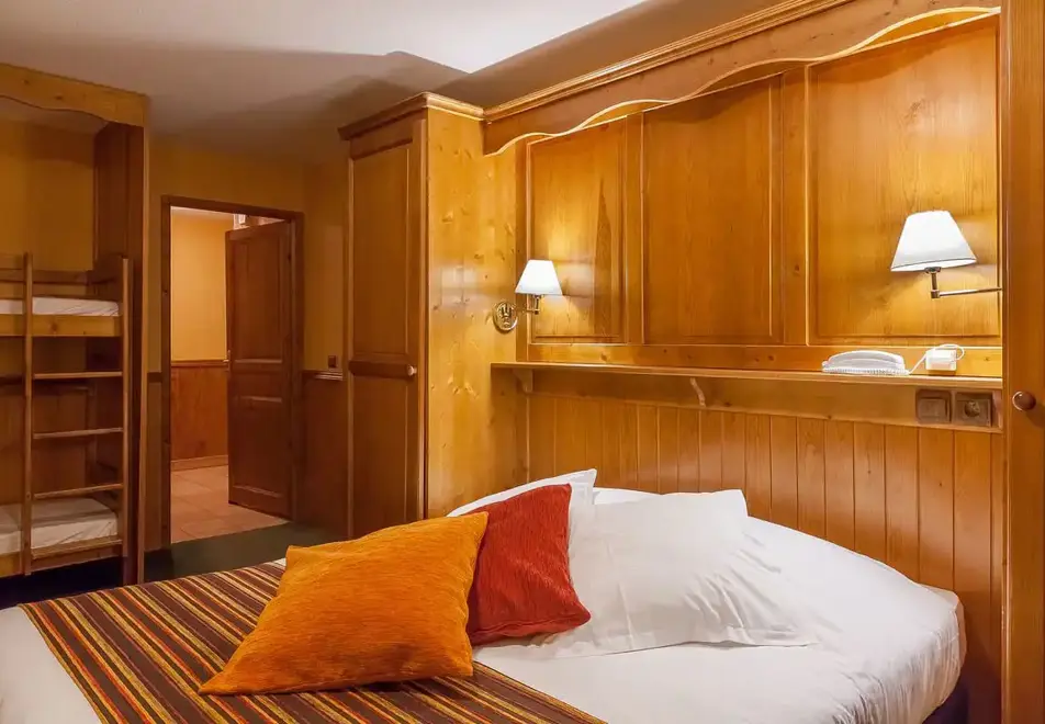 Les Balcons de Belle Plagne, Belle Plagne (hotel) - Typical family room style