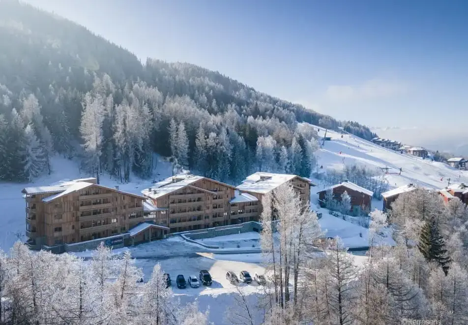 Snoroc, Plagne Montalbert (self catered apartments) - Woodland location