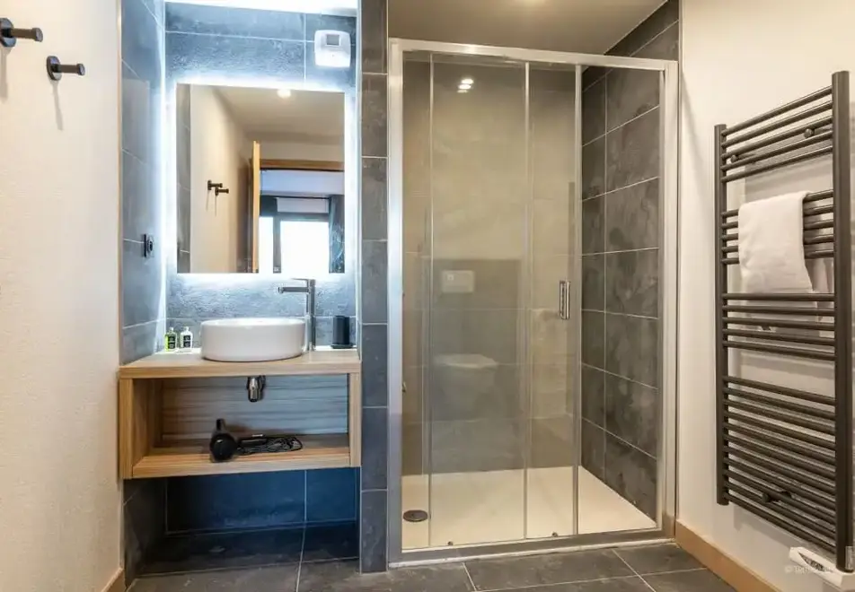 Snoroc, Plagne Montalbert (self catered apartments) - Typical 1 bedroom alc apartment style