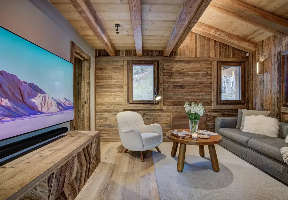 Chalet Alaska, Chamonix (self catered chalet) - TV room (©Adam Johnston)