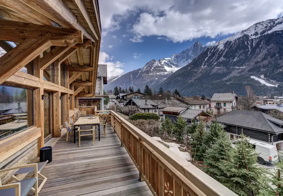 Chalet Alaska, Chamonix (self catered chalet) - Stunning winter location (©Adam Johnston)