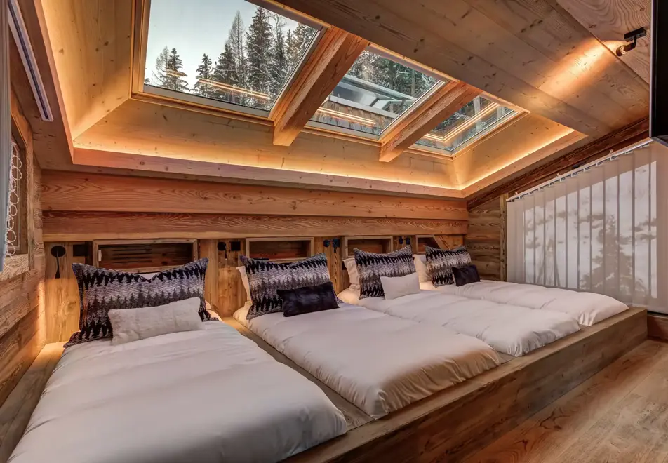 Chalet Azurite, Chamonix (self catered chalet) - Dormitory for 4 persons (©Adam Johnston)