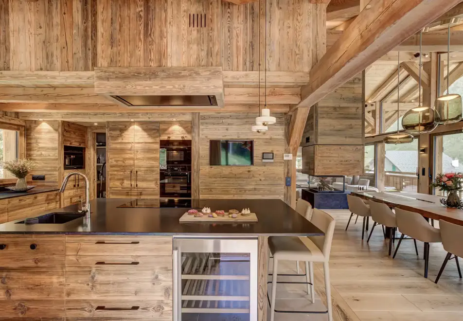 Chalet Azurite, Chamonix (self catered chalet) - Kitchen/diner (©Adam Johnston)