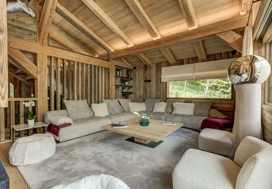 Chalet Azurite, Chamonix (self catered chalet) - Living area (©Adam Johnston)